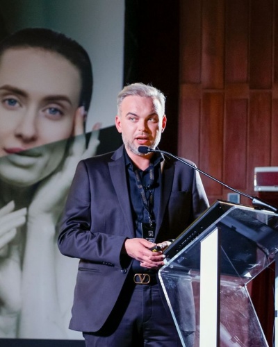 Doktor Adrian Wiatrowski Karisma World Meeting www Fot BDA