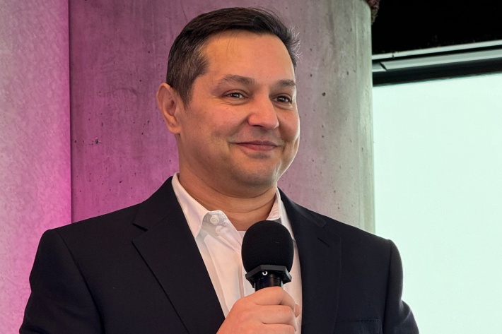 Doktor Zunaid Ali PRX Fot Rynek estetyczny