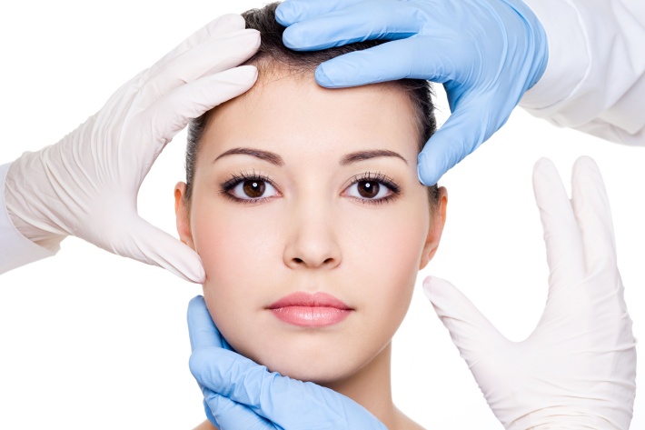 Medycyna Estetyczna komunikat MZ www Fot 123RF